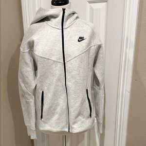 Nike Women's Light Gray Full-Zip Utility Jacket